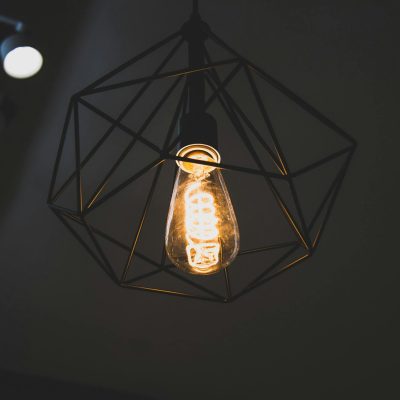 Lámpa Mennyezeti lámpa felszerelése villanyszerelővel